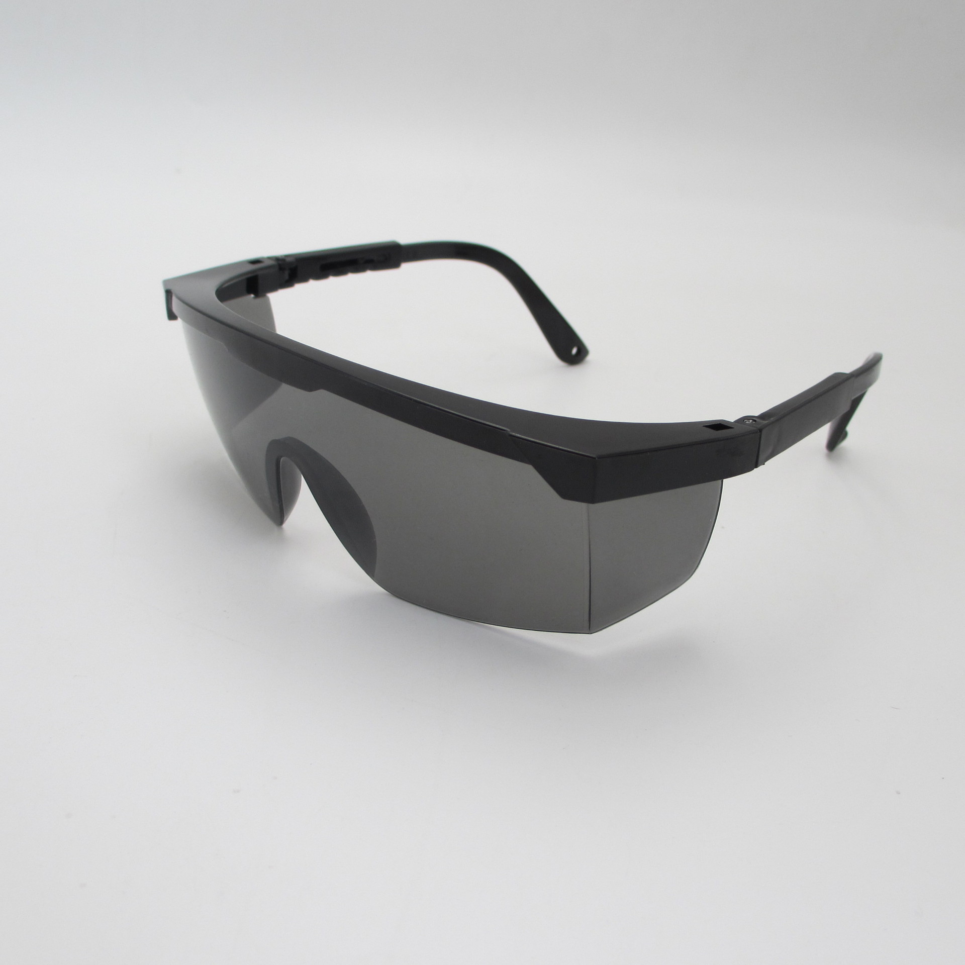 Impact-resistant glasses 0201002