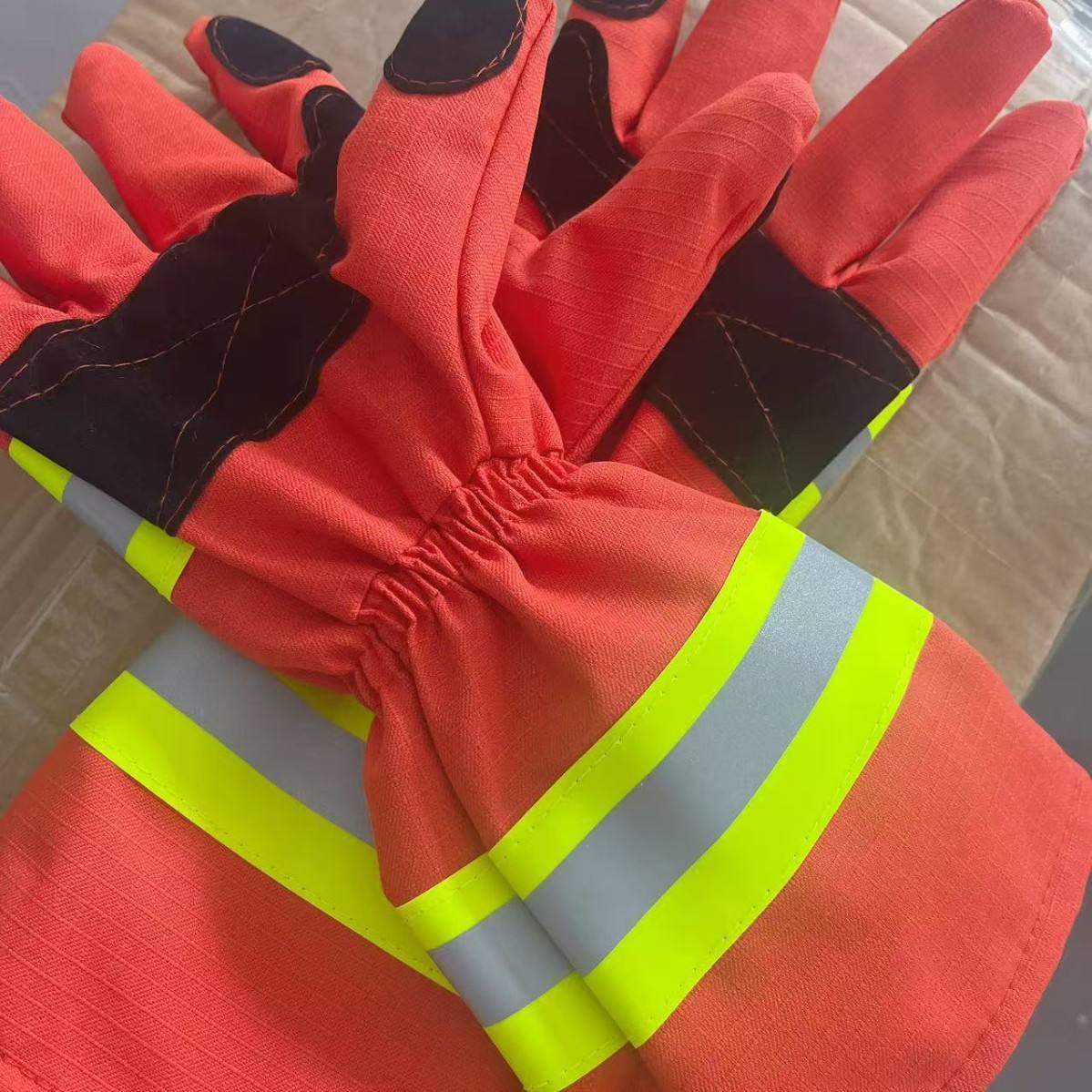 Insulating gloves 0609004