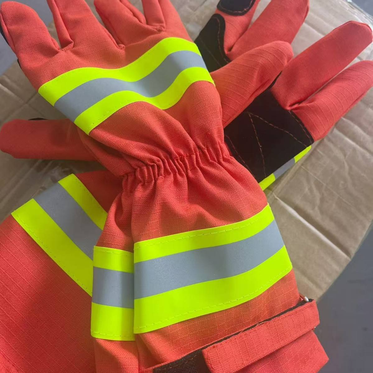 Insulating gloves 0609004