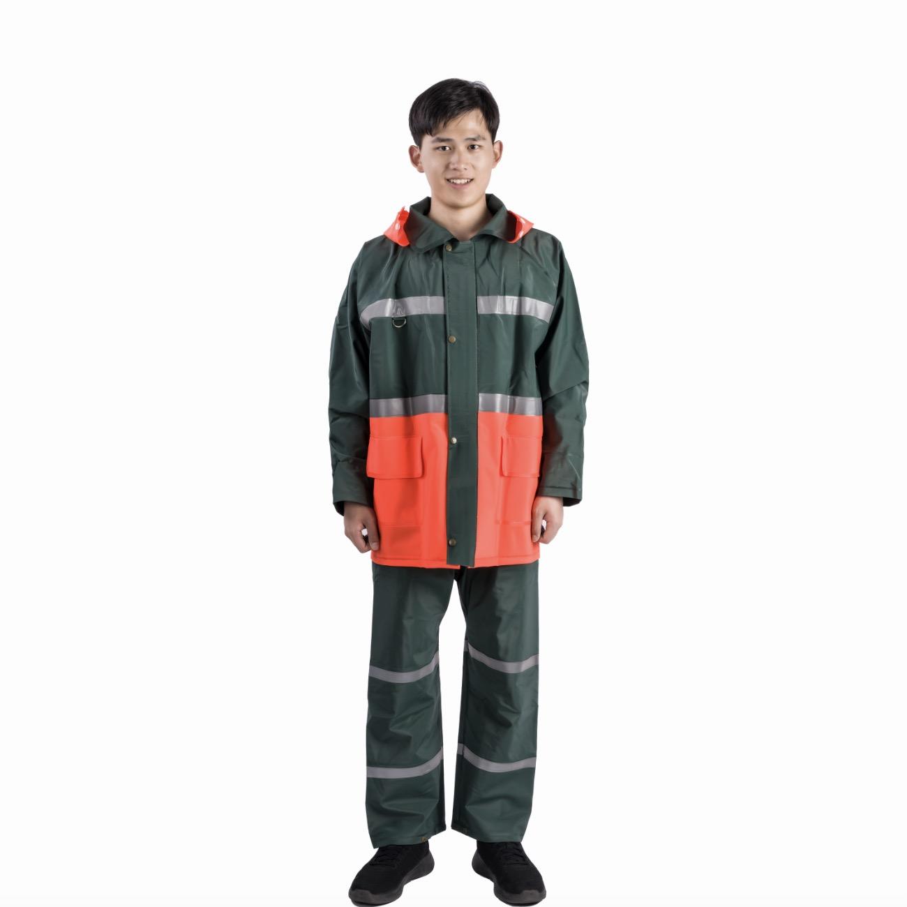 Reflective raincoat 0509010