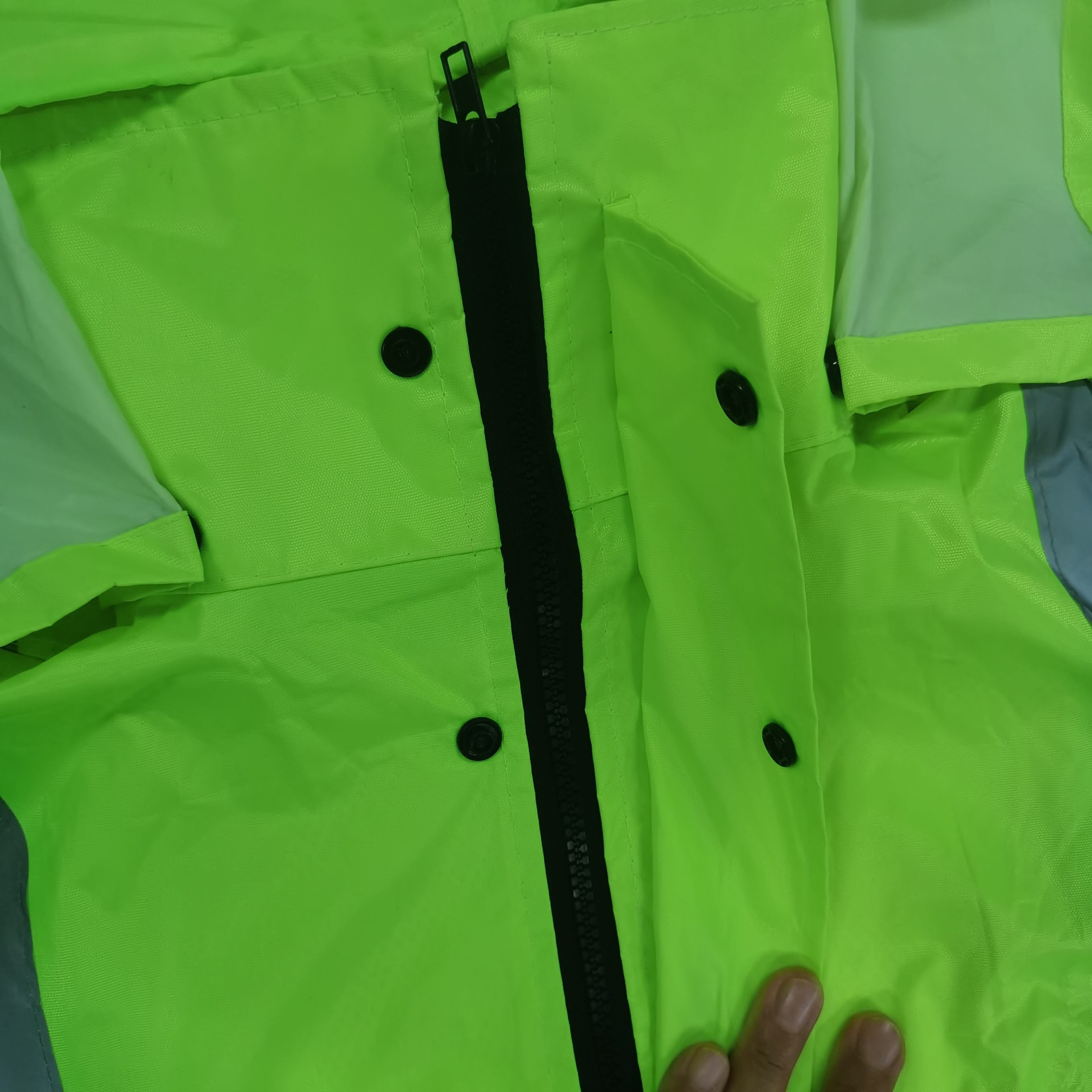 Reflective raincoat 0509012