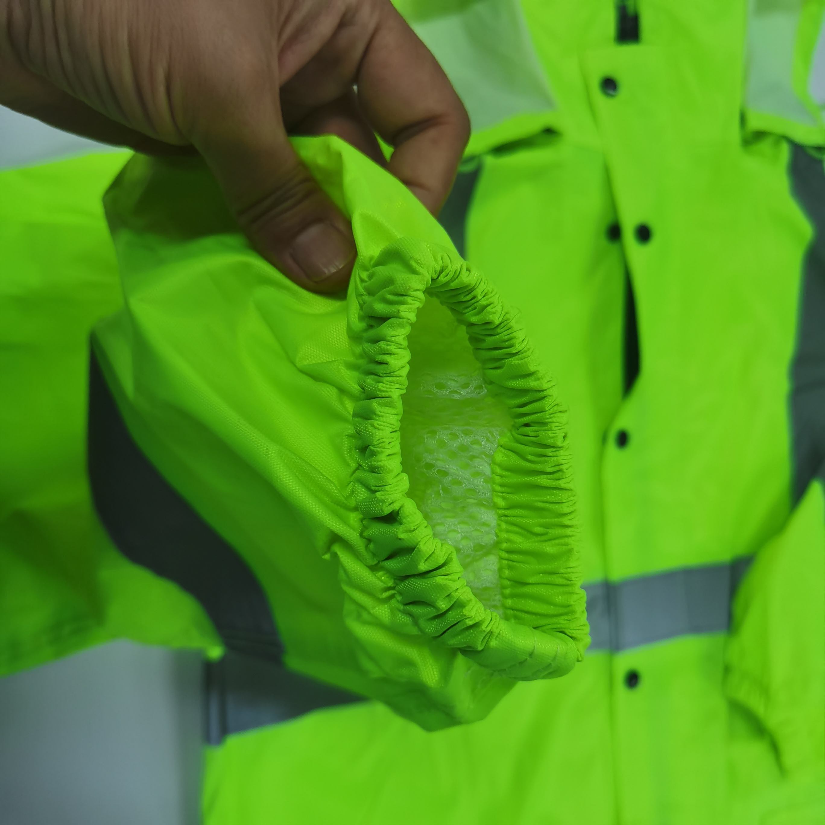 Reflective raincoat 0509012
