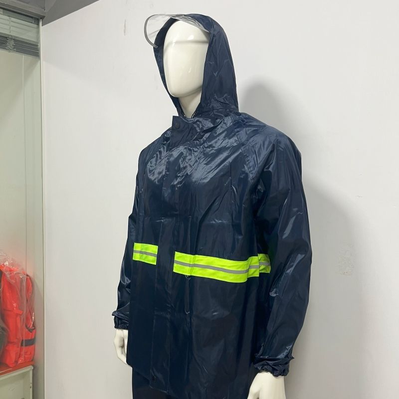Reflective raincoat 0509024