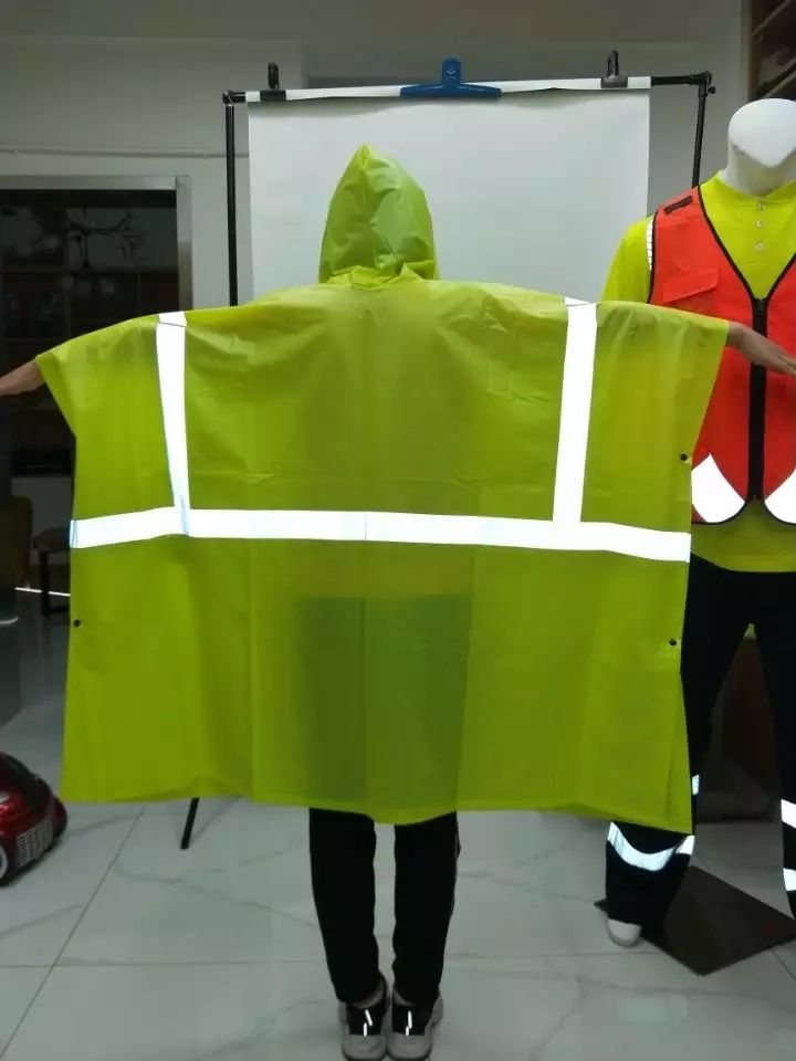 Reflective raincoat 0509027