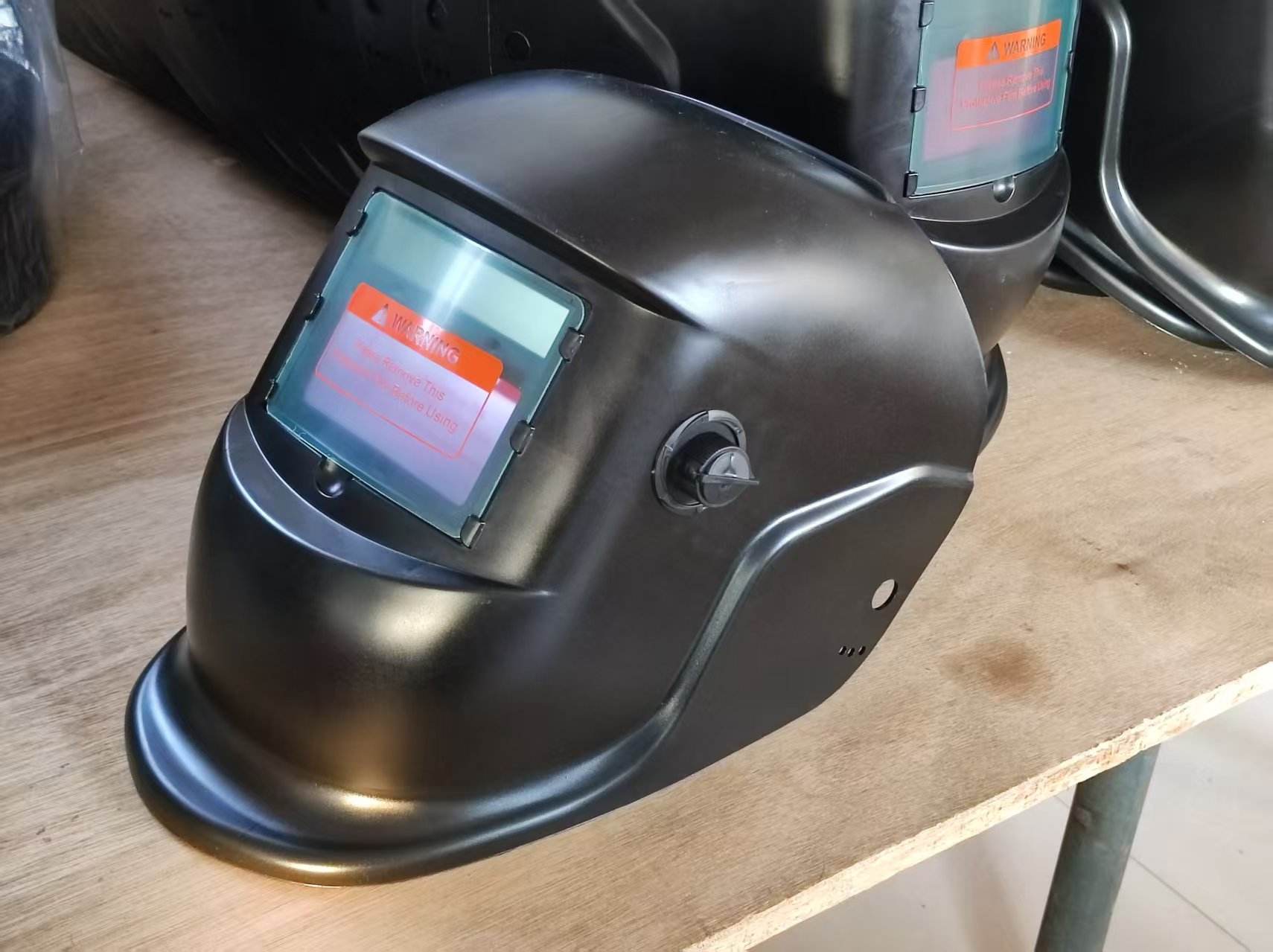 Automatic dimming welding mask 0203017