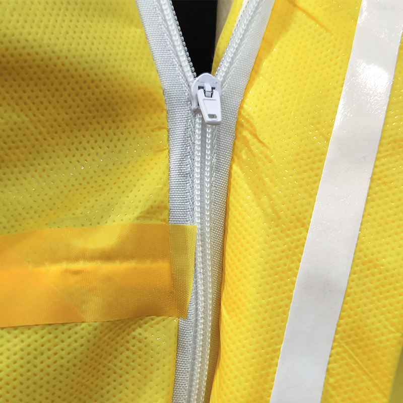 Disposable protective clothing 0507017